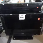 LOTE 280 - 02 TV’S COM AVARIAS (NO ESTADO) ATENÇÃO! FAZER A VISITAÇÃO ANTES DE ARREMATAR, NÃO SABEMOS SE FUNCIONA. LEILÃO NÃO TEM GARANTIA E NEM DEVOLUÇÃO, SUJEITO A POSSÍVEIS AVARIAS VISÍVEIS/OCULTAS E/OU AUSÊNCIA DE COMPONENTES.