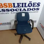 LOTE 342 - 01 CADEIRA GIRATÓRIA PARA ESCRITÓRIO. (NO ESTADO) ATENÇÃO! FAZER A VISITAÇÃO ANTES DE ARREMATAR, NÃO SABEMOS SE FUNCIONA. LEILÃO NÃO TEM GARANTIA E NEM DEVOLUÇÃO, SUJEITO A POSSÍVEIS AVARIAS VISÍVEIS/OCULTAS E/OU AUSÊNCIA DE COMPONENTES.