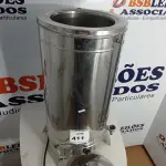 LOTE 411 - 01 CAFETEIRA ELÉTRICA EM INOX MARCA MONARCA. (NO ESTADO) ATENÇÃO! FAZER A VISITAÇÃO ANTES DE ARREMATAR, NÃO SABEMOS SE FUNCIONA. LEILÃO NÃO TEM GARANTIA E NEM DEVOLUÇÃO, SUJEITO A POSSÍVEIS AVARIAS VISÍVEIS/OCULTAS E/OU AUSÊNCIA DE COMPONENTES.