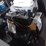 LOTE 270 - 01 LOTE COM NOBREAK, TELEFONE FIXO, RETROPROJETOR ANTIGO E CAIXAS DE SOM. (NO ESTADO) ATENÇÃO! FAZER A VISITAÇÃO ANTES DE ARREMATAR, NÃO SABEMOS SE FUNCIONA. LEILÃO NÃO TEM GARANTIA E NEM DEVOLUÇÃO, SUJEITO A POSSÍVEIS AVARIAS VISÍVEIS/OCULTAS E/OU AUSÊNCIA DE COMPONENTES.