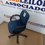 LOTE 342 - 01 CADEIRA GIRATÓRIA PARA ESCRITÓRIO. (NO ESTADO) ATENÇÃO! FAZER A VISITAÇÃO ANTES DE ARREMATAR, NÃO SABEMOS SE FUNCIONA. LEILÃO NÃO TEM GARANTIA E NEM DEVOLUÇÃO, SUJEITO A POSSÍVEIS AVARIAS VISÍVEIS/OCULTAS E/OU AUSÊNCIA DE COMPONENTES.
