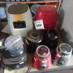 LOTE 289 - 04 BASES DE LIQUIDIFICADORES E 02 AIR FRYER. (NO ESTADO) ATENÇÃO! FAZER A VISITAÇÃO ANTES DE ARREMATAR, NÃO SABEMOS SE FUNCIONA. LEILÃO NÃO TEM GARANTIA E NEM DEVOLUÇÃO, SUJEITO A POSSÍVEIS AVARIAS VISÍVEIS/OCULTAS E/OU AUSÊNCIA DE COMPONENTES.