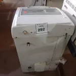 LOTE 292 - 01 MÁQUINA DE LAVAR ROUPAS BRASTEMP 5K. (NO ESTADO) ATENÇÃO! FAZER A VISITAÇÃO ANTES DE ARREMATAR, NÃO SABEMOS SE FUNCIONA. LEILÃO NÃO TEM GARANTIA E NEM DEVOLUÇÃO, SUJEITO A POSSÍVEIS AVARIAS VISÍVEIS/OCULTAS E/OU AUSÊNCIA DE COMPONENTES.