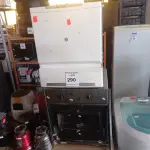 LOTE 290 - 01 FORNO ELÉTRICO E 01 LAVA LOUÇAS COM AVARIAS. (NO ESTADO) ATENÇÃO! FAZER A VISITAÇÃO ANTES DE ARREMATAR, NÃO SABEMOS SE FUNCIONA. LEILÃO NÃO TEM GARANTIA E NEM DEVOLUÇÃO, SUJEITO A POSSÍVEIS AVARIAS VISÍVEIS/OCULTAS E/OU AUSÊNCIA DE COMPONENTES.