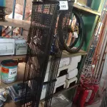 LOTE 493 - 01 CORTINA DE FERRO PERSONALIZADA. (NO ESTADO) ATENÇÃO! FAZER A VISITAÇÃO ANTES DE ARREMATAR, NÃO SABEMOS SE FUNCIONA. LEILÃO NÃO TEM GARANTIA E NEM DEVOLUÇÃO, SUJEITO A POSSÍVEIS AVARIAS VISÍVEIS/OCULTAS E/OU AUSÊNCIA DE COMPONENTES.