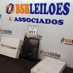 LOTE 017 - 01 IPAD 16GB. (NO ESTADO) ATENÇÃO! FAZER A VISITAÇÃO ANTES DE ARREMATAR, NÃO SABEMOS SE FUNCIONA. LEILÃO NÃO TEM GARANTIA E NEM DEVOLUÇÃO, SUJEITO A POSSÍVEIS AVARIAS VISÍVEIS/OCULTAS E/OU AUSÊNCIA DE COMPONENTES.
