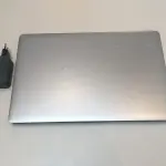 LOTE 201 - 01 NOTEBOOK LENOVO AMD RYZEN 5 5500U 8GB C/ CARREGADOR NA COR PRATA. (NO ESTADO) ATENÇÃO! FAZER A VISITAÇÃO ANTES DE ARREMATAR, NÃO SABEMOS SE FUNCIONA. LEILÃO NÃO TEM GARANTIA E NEM DEVOLUÇÃO, SUJEITO A POSSÍVEIS AVARIAS VISÍVEIS/OCULTAS E/OU AUSÊNCIA DE COMPONENTES.