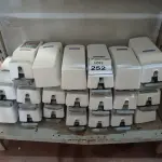 LOTE 252 - 01 LOTE COM DISPENSES PARA SABÃO.  (NO ESTADO) ATENÇÃO! FAZER A VISITAÇÃO ANTES DE ARREMATAR, NÃO SABEMOS SE FUNCIONA. LEILÃO NÃO TEM GARANTIA E NEM DEVOLUÇÃO, SUJEITO A POSSÍVEIS AVARIAS VISÍVEIS/OCULTAS E/OU AUSÊNCIA DE COMPONENTES.