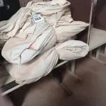 LOTE 324 - 01 LOTE COM CORTINAS DIVERSAS. (NO ESTADO) ATENÇÃO! FAZER A VISITAÇÃO ANTES DE ARREMATAR, NÃO SABEMOS SE FUNCIONA. LEILÃO NÃO TEM GARANTIA E NEM DEVOLUÇÃO, SUJEITO A POSSÍVEIS AVARIAS VISÍVEIS/OCULTAS E/OU AUSÊNCIA DE COMPONENTES.