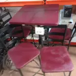 LOTE 432 - 01 MESA BISTRÔ QUADRADA COM 4 BANQUETAS ALTA. (NO ESTADO) ATENÇÃO! FAZER A VISITAÇÃO ANTES DE ARREMATAR, NÃO SABEMOS SE FUNCIONA. LEILÃO NÃO TEM GARANTIA E NEM DEVOLUÇÃO, SUJEITO A POSSÍVEIS AVARIAS VISÍVEIS/OCULTAS E/OU AUSÊNCIA DE COMPONENTES.