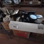 LOTE 260 - 01 LOTE COM LUMINÁRIAS DIVERSAS. (NO ESTADO) ATENÇÃO! FAZER A VISITAÇÃO ANTES DE ARREMATAR, NÃO SABEMOS SE FUNCIONA. LEILÃO NÃO TEM GARANTIA E NEM DEVOLUÇÃO, SUJEITO A POSSÍVEIS AVARIAS VISÍVEIS/OCULTAS E/OU AUSÊNCIA DE COMPONENTES.
