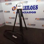 LOTE 487 - 01 TRIPÉ PARA CÂMERA TOMATE MTG-3016. (NO ESTADO) ATENÇÃO! FAZER A VISITAÇÃO ANTES DE ARREMATAR, NÃO SABEMOS SE FUNCIONA. LEILÃO NÃO TEM GARANTIA E NEM DEVOLUÇÃO, SUJEITO A POSSÍVEIS AVARIAS VISÍVEIS/OCULTAS E/OU AUSÊNCIA DE COMPONENTES.