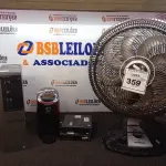 LOTE 359 - 03 CPU´S SENDO 02 MINIS MARCA POSITIVO E DELL, 01 VENTILADOR E 01 CAFETEIRA.  (NO ESTADO) ATENÇÃO! FAZER A VISITAÇÃO ANTES DE ARREMATAR, NÃO SABEMOS SE FUNCIONA. LEILÃO NÃO TEM GARANTIA E NEM DEVOLUÇÃO, SUJEITO A POSSÍVEIS AVARIAS VISÍVEIS/OCULTAS E/OU AUSÊNCIA DE COMPONENTES.
