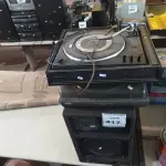 LOTE 417 - 02 CAIXAS DE SOM E 02 TOCA DISCOS MARCAS E MODELOS DIVERSOS P/RETIRADA DE PEÇAS. (NO ESTADO) ATENÇÃO! FAZER A VISITAÇÃO ANTES DE ARREMATAR, NÃO SABEMOS SE FUNCIONA. LEILÃO NÃO TEM GARANTIA E NEM DEVOLUÇÃO, SUJEITO A POSSÍVEIS AVARIAS VISÍVEIS/OCULTAS E/OU AUSÊNCIA DE COMPONENTES.