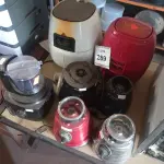 LOTE 289 - 04 BASES DE LIQUIDIFICADORES E 02 AIR FRYER. (NO ESTADO) ATENÇÃO! FAZER A VISITAÇÃO ANTES DE ARREMATAR, NÃO SABEMOS SE FUNCIONA. LEILÃO NÃO TEM GARANTIA E NEM DEVOLUÇÃO, SUJEITO A POSSÍVEIS AVARIAS VISÍVEIS/OCULTAS E/OU AUSÊNCIA DE COMPONENTES.