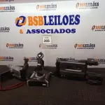 LOTE 365 - 02 FILMADORAS MARCA SHARP E JVC E 01 JOYSTICK MARCA LEADERSHIP GAMER. (NO ESTADO) ATENÇÃO! FAZER A VISITAÇÃO ANTES DE ARREMATAR, NÃO SABEMOS SE FUNCIONA. LEILÃO NÃO TEM GARANTIA E NEM DEVOLUÇÃO, SUJEITO A POSSÍVEIS AVARIAS VISÍVEIS/OCULTAS E/OU AUSÊNCIA DE COMPONENTES.