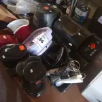 LOTE 286 - 01 MÁQUINA DE PÃO, 01 AIR FRYER, E CAFETEIRAS COM AVARIAS.  (NO ESTADO) ATENÇÃO! FAZER A VISITAÇÃO ANTES DE ARREMATAR, NÃO SABEMOS SE FUNCIONA. LEILÃO NÃO TEM GARANTIA E NEM DEVOLUÇÃO, SUJEITO A POSSÍVEIS AVARIAS VISÍVEIS/OCULTAS E/OU AUSÊNCIA DE COMPONENTES.