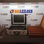 LOTE 401 - 01 CAIXA P/ FERRAMENTA EM MADEIRA E 01 MALA ESTILO CONSOLE C/01 MONITOR MARCA SAMSUNG E 01 RISCADOR DE CERÂMICAS. (NO ESTADO) ATENÇÃO! FAZER A VISITAÇÃO ANTES DE ARREMATAR, NÃO SABEMOS SE FUNCIONA. LEILÃO NÃO TEM GARANTIA E NEM DEVOLUÇÃO, SUJEITO A POSSÍVEIS AVARIAS VISÍVEIS/OCULTAS E/OU AUSÊNCIA DE COMPONENTES.