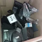 LOTE 319 - 01 CAIXA COM ELETRÔNICOS DIVERSOS E ÓCULOS 3D SONY. (NO ESTADO) ATENÇÃO! FAZER A VISITAÇÃO ANTES DE ARREMATAR, NÃO SABEMOS SE FUNCIONA. LEILÃO NÃO TEM GARANTIA E NEM DEVOLUÇÃO, SUJEITO A POSSÍVEIS AVARIAS VISÍVEIS/OCULTAS E/OU AUSÊNCIA DE COMPONENTES.
