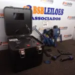 LOTE 470 - 02 RADARES VEICULAR E 01 MALETA COM BATERIA. (NO ESTADO) ATENÇÃO! FAZER A VISITAÇÃO ANTES DE ARREMATAR, NÃO SABEMOS SE FUNCIONA. LEILÃO NÃO TEM GARANTIA E NEM DEVOLUÇÃO, SUJEITO A POSSÍVEIS AVARIAS VISÍVEIS/OCULTAS E/OU AUSÊNCIA DE COMPONENTES.
