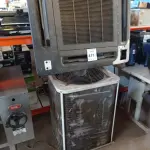 LOTE 471 - 01 AR CONDICIONADO COM EVAPORADORA DE TETO CENTRAL.  (NO ESTADO) ATENÇÃO! FAZER A VISITAÇÃO ANTES DE ARREMATAR, NÃO SABEMOS SE FUNCIONA. LEILÃO NÃO TEM GARANTIA E NEM DEVOLUÇÃO, SUJEITO A POSSÍVEIS AVARIAS VISÍVEIS/OCULTAS E/OU AUSÊNCIA DE COMPONENTES.