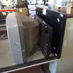 LOTE 410 - 03 TV´S SENDO 01 DE TUBO MARCA TOSCHIBA, 01 LCD 40” MARCA SAMSUNG E 01 LCD MARCA AOC 32”. (NO ESTADO) ATENÇÃO! FAZER A VISITAÇÃO ANTES DE ARREMATAR, NÃO SABEMOS SE FUNCIONA. LEILÃO NÃO TEM GARANTIA E NEM DEVOLUÇÃO, SUJEITO A POSSÍVEIS AVARIAS VISÍVEIS/OCULTAS E/OU AUSÊNCIA DE COMPONENTES.