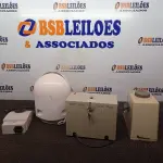 LOTE 258 - 01 RELÓGIO DE PONTO MARCA HENRY, 01 PURIFICADOR DE AR AIR FREE, 01 AMALGAMADOR E 01 AGITADOR DE TUBO. (NO ESTADO) ATENÇÃO! FAZER A VISITAÇÃO ANTES DE ARREMATAR, NÃO SABEMOS SE FUNCIONA. LEILÃO NÃO TEM GARANTIA E NEM DEVOLUÇÃO, SUJEITO A POSSÍVEIS AVARIAS VISÍVEIS/OCULTAS E/OU AUSÊNCIA DE COMPONENTES.