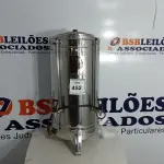 LOTE 452 - 01 CAFETEIRA ELÉTRICA EM INOX MARCA MONARCA. (NO ESTADO) ATENÇÃO! FAZER A VISITAÇÃO ANTES DE ARREMATAR, NÃO SABEMOS SE FUNCIONA. LEILÃO NÃO TEM GARANTIA E NEM DEVOLUÇÃO, SUJEITO A POSSÍVEIS AVARIAS VISÍVEIS/OCULTAS E/OU AUSÊNCIA DE COMPONENTES.