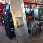 LOTE 475 - 01 PIA EM INOX INDUSTRIAL C/01 CUBA 230X0,60. (NO ESTADO) ATENÇÃO! FAZER A VISITAÇÃO ANTES DE ARREMATAR, NÃO SABEMOS SE FUNCIONA. LEILÃO NÃO TEM GARANTIA E NEM DEVOLUÇÃO, SUJEITO A POSSÍVEIS AVARIAS VISÍVEIS/OCULTAS E/OU AUSÊNCIA DE COMPONENTES.