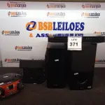 LOTE 371 - 01 MICRO SYSTEM MARCA MONDIAL, 01 HOME-THEATER MARCA SAMSUNG E O1 CAIXA DE SOM PASSIVA MARCA LG. (NO ESTADO) ATENÇÃO! FAZER A VISITAÇÃO ANTES DE ARREMATAR, NÃO SABEMOS SE FUNCIONA. LEILÃO NÃO TEM GARANTIA E NEM DEVOLUÇÃO, SUJEITO A POSSÍVEIS AVARIAS VISÍVEIS/OCULTAS E/OU AUSÊNCIA DE COMPONENTES.