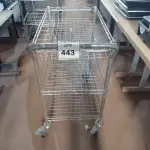 LOTE 443 - 01 CARRINHO DE FERRO P/TRANSPORTE C/03 BANDEJAS.  (NO ESTADO) ATENÇÃO! FAZER A VISITAÇÃO ANTES DE ARREMATAR, NÃO SABEMOS SE FUNCIONA. LEILÃO NÃO TEM GARANTIA E NEM DEVOLUÇÃO, SUJEITO A POSSÍVEIS AVARIAS VISÍVEIS/OCULTAS E/OU AUSÊNCIA DE COMPONENTES.