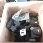 LOTE 319 - 01 CAIXA COM ELETRÔNICOS DIVERSOS E ÓCULOS 3D SONY. (NO ESTADO) ATENÇÃO! FAZER A VISITAÇÃO ANTES DE ARREMATAR, NÃO SABEMOS SE FUNCIONA. LEILÃO NÃO TEM GARANTIA E NEM DEVOLUÇÃO, SUJEITO A POSSÍVEIS AVARIAS VISÍVEIS/OCULTAS E/OU AUSÊNCIA DE COMPONENTES.