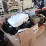 LOTE 456 - 02 CAIXAS COM VÁRIOS ELETRÔNICOS  E FONTES DIVERSOS.  (NO ESTADO) ATENÇÃO! FAZER A VISITAÇÃO ANTES DE ARREMATAR, NÃO SABEMOS SE FUNCIONA. LEILÃO NÃO TEM GARANTIA E NEM DEVOLUÇÃO, SUJEITO A POSSÍVEIS AVARIAS VISÍVEIS/OCULTAS E/OU AUSÊNCIA DE COMPONENTES.