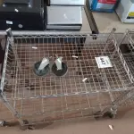 LOTE 447 - 01 CARRINHO DE FERRO P/TRANSPORTE C/03 BANDEJAS.  (NO ESTADO) ATENÇÃO! FAZER A VISITAÇÃO ANTES DE ARREMATAR, NÃO SABEMOS SE FUNCIONA. LEILÃO NÃO TEM GARANTIA E NEM DEVOLUÇÃO, SUJEITO A POSSÍVEIS AVARIAS VISÍVEIS/OCULTAS E/OU AUSÊNCIA DE COMPONENTES.