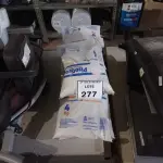 LOTE 277 - 06 PACOTES DE GRANITINA/08 PARA GRAFIADO COM 4KG CADA. (NO ESTADO) ATENÇÃO! FAZER A VISITAÇÃO ANTES DE ARREMATAR, NÃO SABEMOS SE FUNCIONA. LEILÃO NÃO TEM GARANTIA E NEM DEVOLUÇÃO, SUJEITO A POSSÍVEIS AVARIAS VISÍVEIS/OCULTAS E/OU AUSÊNCIA DE COMPONENTES.
