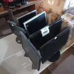 LOTE 299 - 06 MONITORES LCD MARCAS E MODELOS DIVERSOS. (NO ESTADO) ATENÇÃO! FAZER A VISITAÇÃO ANTES DE ARREMATAR, NÃO SABEMOS SE FUNCIONA. LEILÃO NÃO TEM GARANTIA E NEM DEVOLUÇÃO, SUJEITO A POSSÍVEIS AVARIAS VISÍVEIS/OCULTAS E/OU AUSÊNCIA DE COMPONENTES.