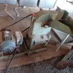 LOTE 504 - 01 PICADOR E TRITURADOR FORRAGEIRA MONOFÁSICO DE ALTA ROTAÇÃO MOTOR 7,5 CV (NO ESTADO)