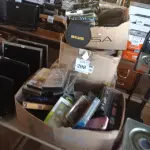 LOTE 298 - 01 LOTE C/ DIVERSAS CAPAS PARA CELULARES. (NO ESTADO) ATENÇÃO! FAZER A VISITAÇÃO ANTES DE ARREMATAR, NÃO SABEMOS SE FUNCIONA. LEILÃO NÃO TEM GARANTIA E NEM DEVOLUÇÃO, SUJEITO A POSSÍVEIS AVARIAS VISÍVEIS/OCULTAS E/OU AUSÊNCIA DE COMPONENTES.
