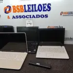 LOTE 270 - 04 NOTEBOOKS DIVERSOS COM AVARIAS. (NO ESTADO) ATENÇÃO! FAZER A VISITAÇÃO ANTES DE ARREMATAR, NÃO SABEMOS SE FUNCIONA. LEILÃO NÃO TEM GARANTIA E NEM DEVOLUÇÃO, SUJEITO A POSSÍVEIS AVARIAS VISÍVEIS/OCULTAS E/OU AUSÊNCIA DE COMPONENTES.