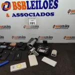 LOTE 191 - 01 LOTE COM CARREGADORES PORTÁTEIS, CONTROLE DE DRONE, CÂMERA DIGITAL E FILMADORA.  (NO ESTADO) ATENÇÃO! FAZER A VISITAÇÃO ANTES DE ARREMATAR, NÃO SABEMOS SE FUNCIONA. LEILÃO NÃO TEM GARANTIA E NEM DEVOLUÇÃO, SUJEITO A POSSÍVEIS AVARIAS VISÍVEIS/OCULTAS E/OU AUSÊNCIA DE COMPONENTES.