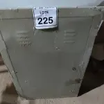 LOTE 225 - 01 QUADRO ELÉTRICO. (NO ESTADO) ATENÇÃO! FAZER A VISITAÇÃO ANTES DE ARREMATAR, NÃO SABEMOS SE FUNCIONA. LEILÃO NÃO TEM GARANTIA E NEM DEVOLUÇÃO, SUJEITO A POSSÍVEIS AVARIAS VISÍVEIS/OCULTAS E/OU AUSÊNCIA DE COMPONENTES.