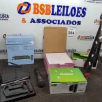 LOTE 204 - 01 LOTE COM SENSORES DE ALARME, DVD, TRIPE PRA CÂMERA. (NO ESTADO) ATENÇÃO! FAZER A VISITAÇÃO ANTES DE ARREMATAR, NÃO SABEMOS SE FUNCIONA. LEILÃO NÃO TEM GARANTIA E NEM DEVOLUÇÃO, SUJEITO A POSSÍVEIS AVARIAS VISÍVEIS/OCULTAS E/OU AUSÊNCIA DE COMPONENTES.