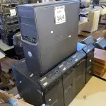 LOTE 304 - 05 CPUS DELL. (NO ESTADO) ATENÇÃO! FAZER A VISITAÇÃO ANTES DE ARREMATAR, NÃO SABEMOS SE FUNCIONA. LEILÃO NÃO TEM GARANTIA E NEM DEVOLUÇÃO, SUJEITO A POSSÍVEIS AVARIAS VISÍVEIS/OCULTAS E/OU AUSÊNCIA DE COMPONENTES.