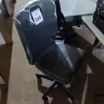 LOTE 245 - 01 CADEIRA PARA ESCRITÓRIO. (NO ESTADO) ATENÇÃO! FAZER A VISITAÇÃO ANTES DE ARREMATAR, NÃO SABEMOS SE FUNCIONA. LEILÃO NÃO TEM GARANTIA E NEM DEVOLUÇÃO, SUJEITO A POSSÍVEIS AVARIAS VISÍVEIS/OCULTAS E/OU AUSÊNCIA DE COMPONENTES.