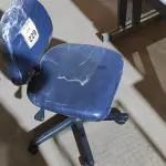 LOTE 229 - 01 CADEIRA PARA ESCRITÓRIO. (NO ESTADO) ATENÇÃO! FAZER A VISITAÇÃO ANTES DE ARREMATAR, NÃO SABEMOS SE FUNCIONA. LEILÃO NÃO TEM GARANTIA E NEM DEVOLUÇÃO, SUJEITO A POSSÍVEIS AVARIAS VISÍVEIS/OCULTAS E/OU AUSÊNCIA DE COMPONENTES.