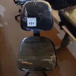 LOTE 151 - 01 CADEIRA PARA ESCRITÓRIO. (NO ESTADO) ATENÇÃO! FAZER A VISITAÇÃO ANTES DE ARREMATAR, NÃO SABEMOS SE FUNCIONA. LEILÃO NÃO TEM GARANTIA E NEM DEVOLUÇÃO, SUJEITO A POSSÍVEIS AVARIAS VISÍVEIS/OCULTAS E/OU AUSÊNCIA DE COMPONENTES.
