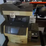 LOTE 227 - 01 IMPRESSORA MULTIFUNCIONAL MODELO X748DE MARCA LEXMARK E 01 IMPRESSORA DE ETIQUETAS ZEBRA. (NO ESTADO) ATENÇÃO! FAZER A VISITAÇÃO ANTES DE ARREMATAR, NÃO SABEMOS SE FUNCIONA. LEILÃO NÃO TEM GARANTIA E NEM DEVOLUÇÃO, SUJEITO A POSSÍVEIS AVARIAS VISÍVEIS/OCULTAS E/OU AUSÊNCIA DE COMPONENTES.