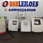 LOTE 197 - 01 PORTEIRO ELETRÔNICO E 01 FONTE PARA CERCA ELÉTRICA. (NO ESTADO) ATENÇÃO! FAZER A VISITAÇÃO ANTES DE ARREMATAR, NÃO SABEMOS SE FUNCIONA. LEILÃO NÃO TEM GARANTIA E NEM DEVOLUÇÃO, SUJEITO A POSSÍVEIS AVARIAS VISÍVEIS/OCULTAS E/OU AUSÊNCIA DE COMPONENTES.