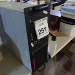 LOTE 251 - 01 SERVIDOR TRENTON SYSTEMS. (NO ESTADO) ATENÇÃO! FAZER A VISITAÇÃO ANTES DE ARREMATAR, NÃO SABEMOS SE FUNCIONA. LEILÃO NÃO TEM GARANTIA E NEM DEVOLUÇÃO, SUJEITO A POSSÍVEIS AVARIAS VISÍVEIS/OCULTAS E/OU AUSÊNCIA DE COMPONENTES. 