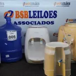 LOTE 005 - 03 BEBEDOUROS TIPO GARRAFÃO E 01 CLIMATIZADOR. (NO ESTADO) ATENÇÃO! FAZER A VISITAÇÃO ANTES DE ARREMATAR, NÃO SABEMOS SE FUNCIONA. LEILÃO NÃO TEM GARANTIA E NEM DEVOLUÇÃO, SUJEITO A POSSÍVEIS AVARIAS VISÍVEIS/OCULTAS E/OU AUSÊNCIA DE COMPONENTES.